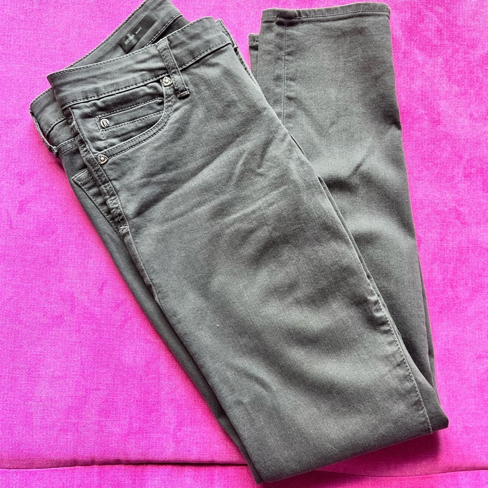 Kut from the Kloth Woman’s skinny jeans